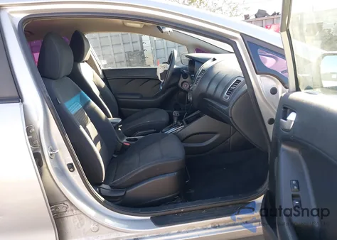 2018 Kia Forte Lx z USA, uszkodzony, nr VIN 3KPFL4A74JE196053